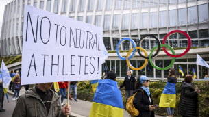 Le monde sportif plaide pour la venue des Russes sous bannière neutre
